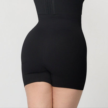 Shaping shorts with hip pads