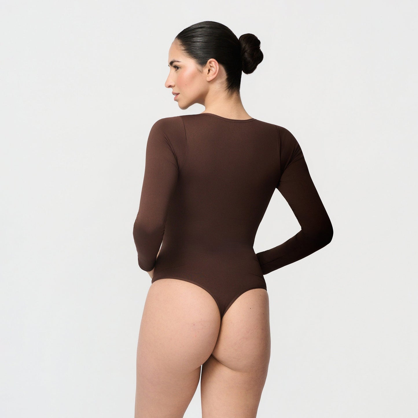 Seamless shaping body