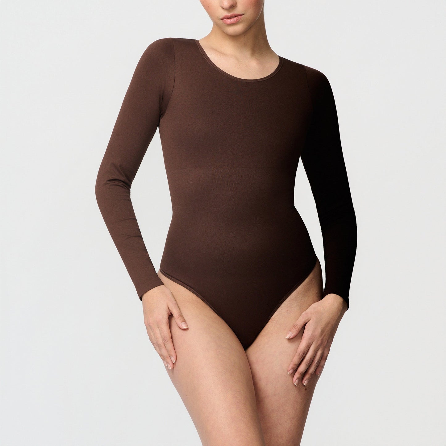 Seamless shaping body