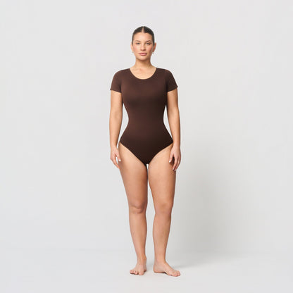 Shaping body with short sleeves