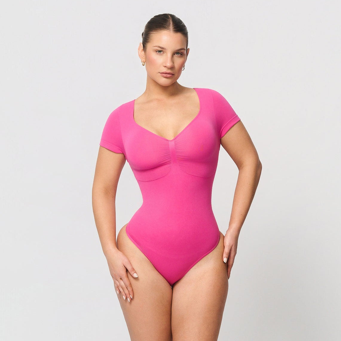 Shaping body with short sleeves