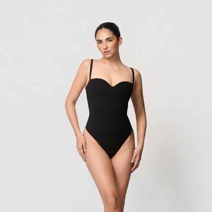 Strapless shaping body