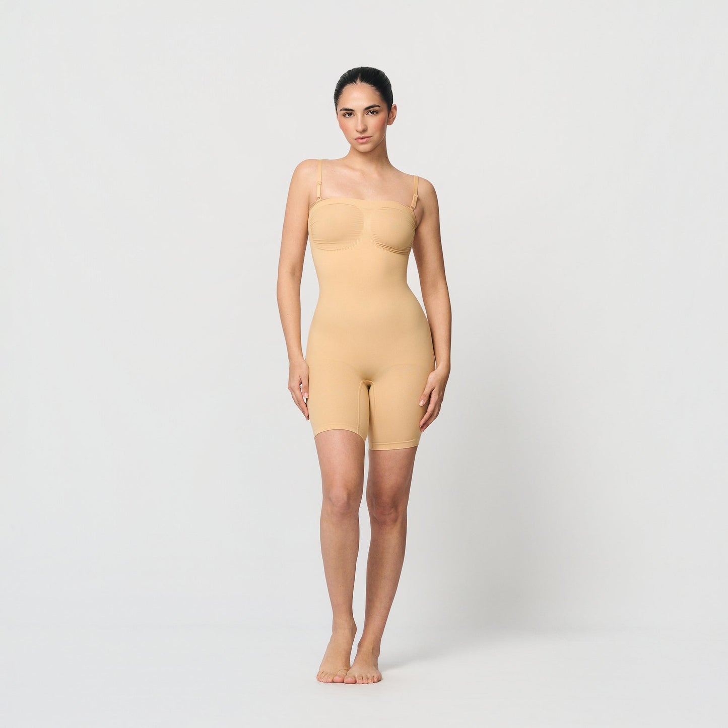 Seamless shaping body with lift and support