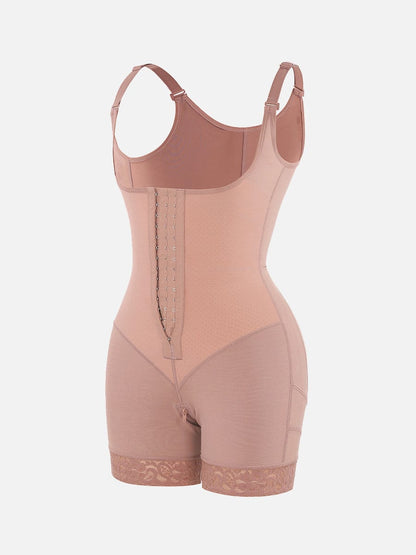 Shaping body with lace trim