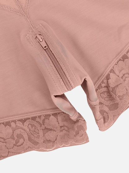 Shaping body with lace trim