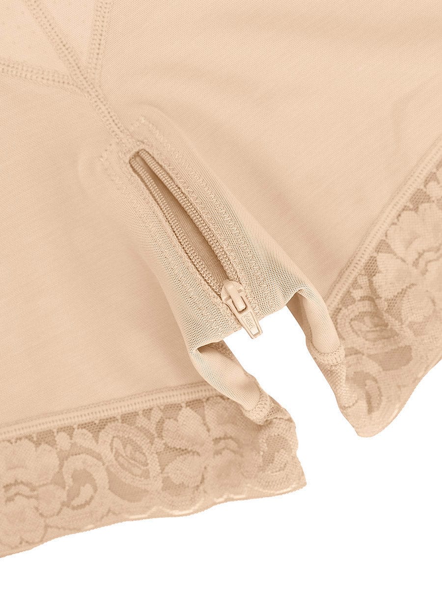 Shaping body with lace trim
