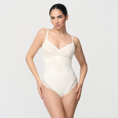 Shaping body with lace