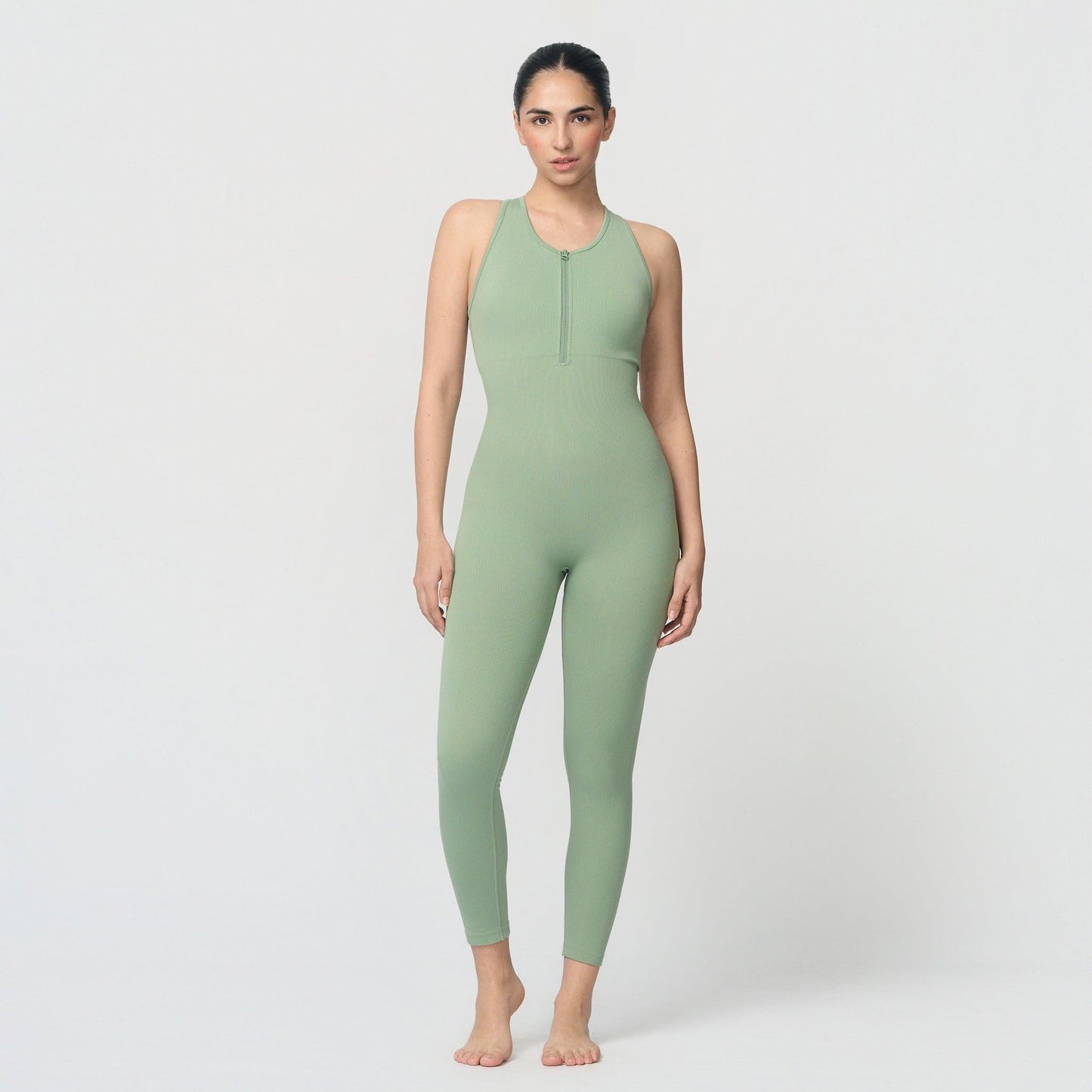 Shaping jumpsuit with zipper