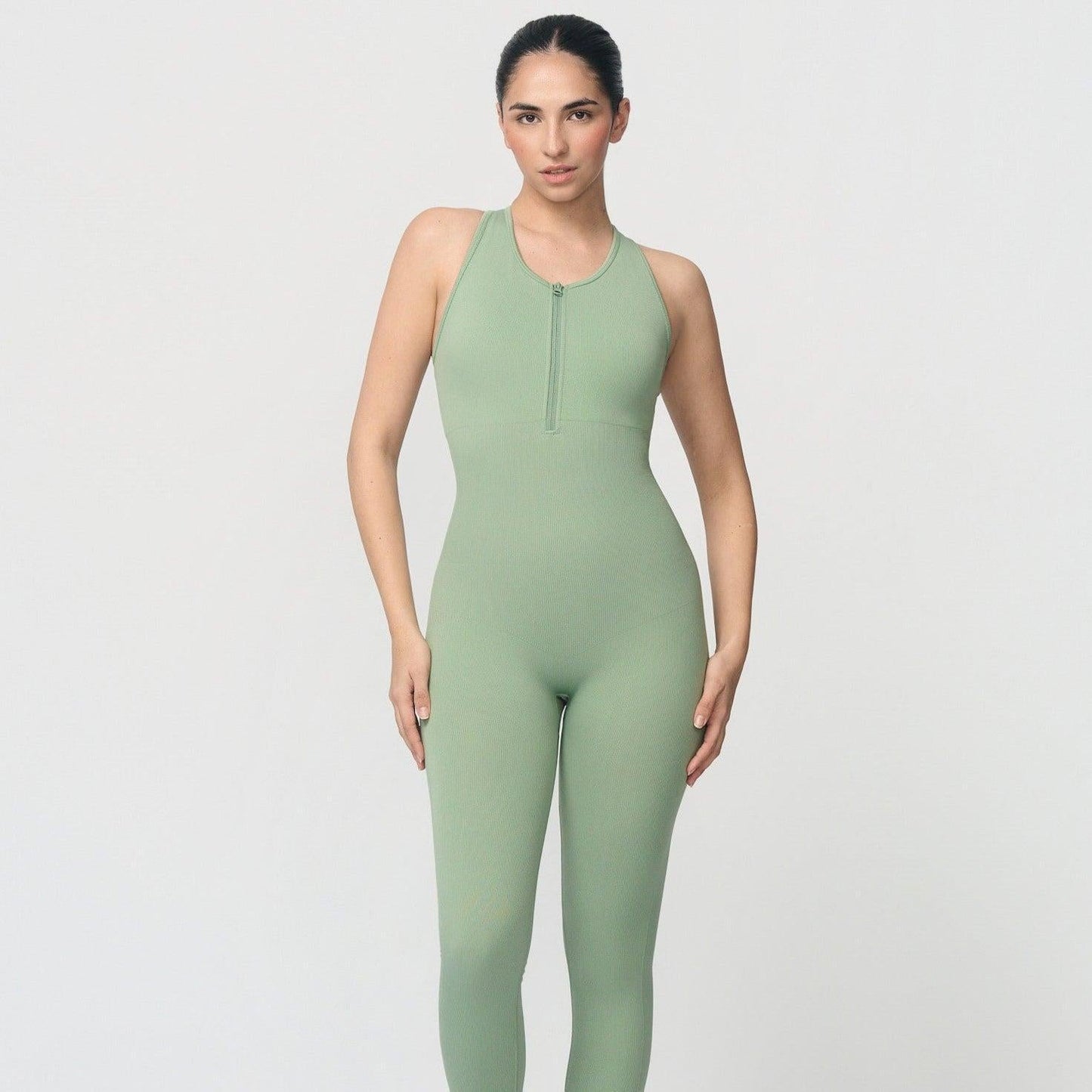 Shaping jumpsuit with zipper