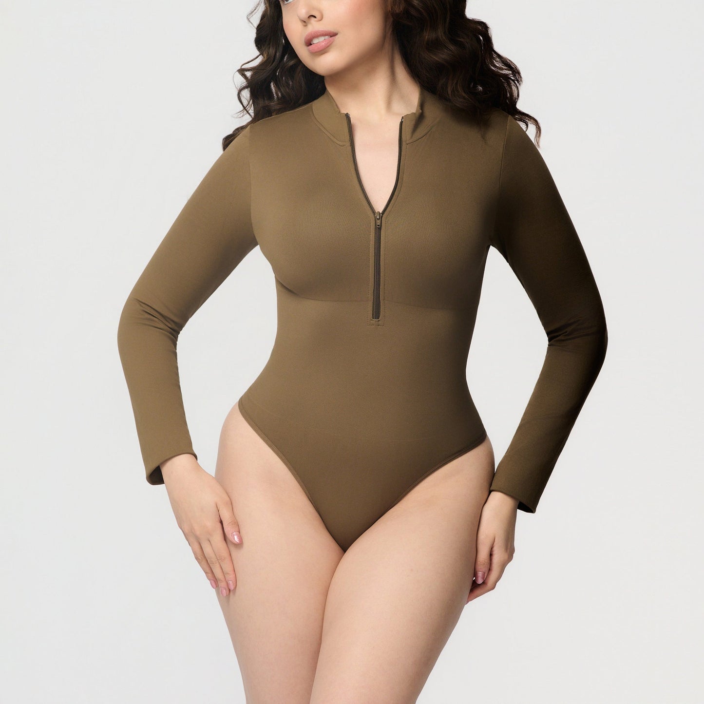 Seamless body with zipper and long sleeves