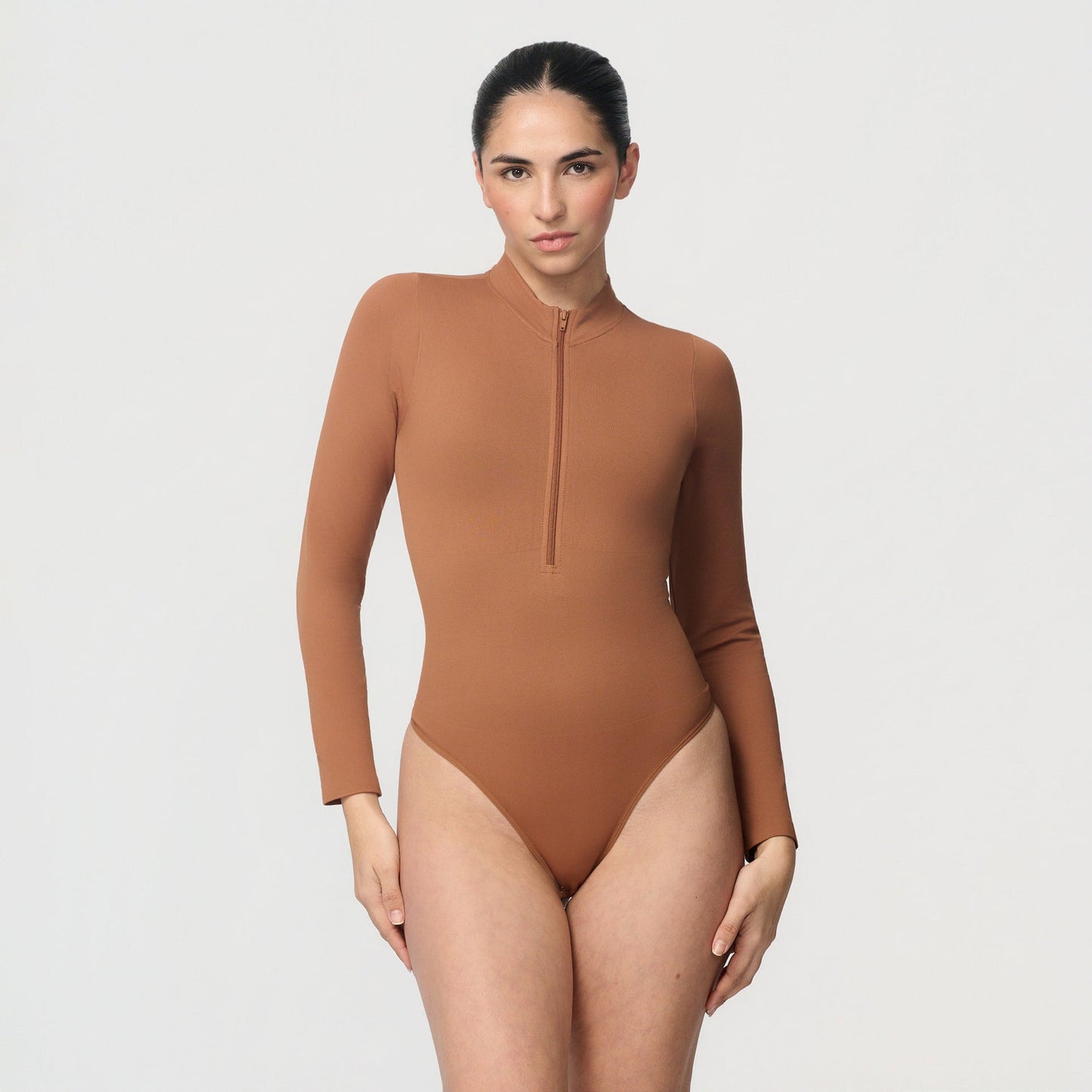 Seamless body with zipper and long sleeves