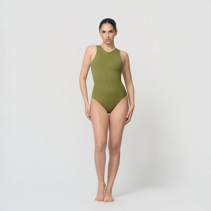 Seamless ribbed body