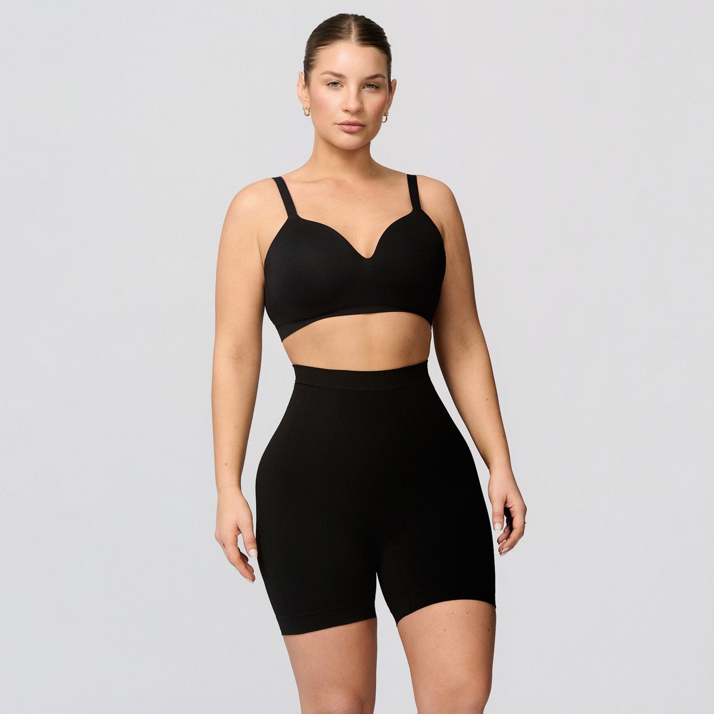 Seamless shaping shorts