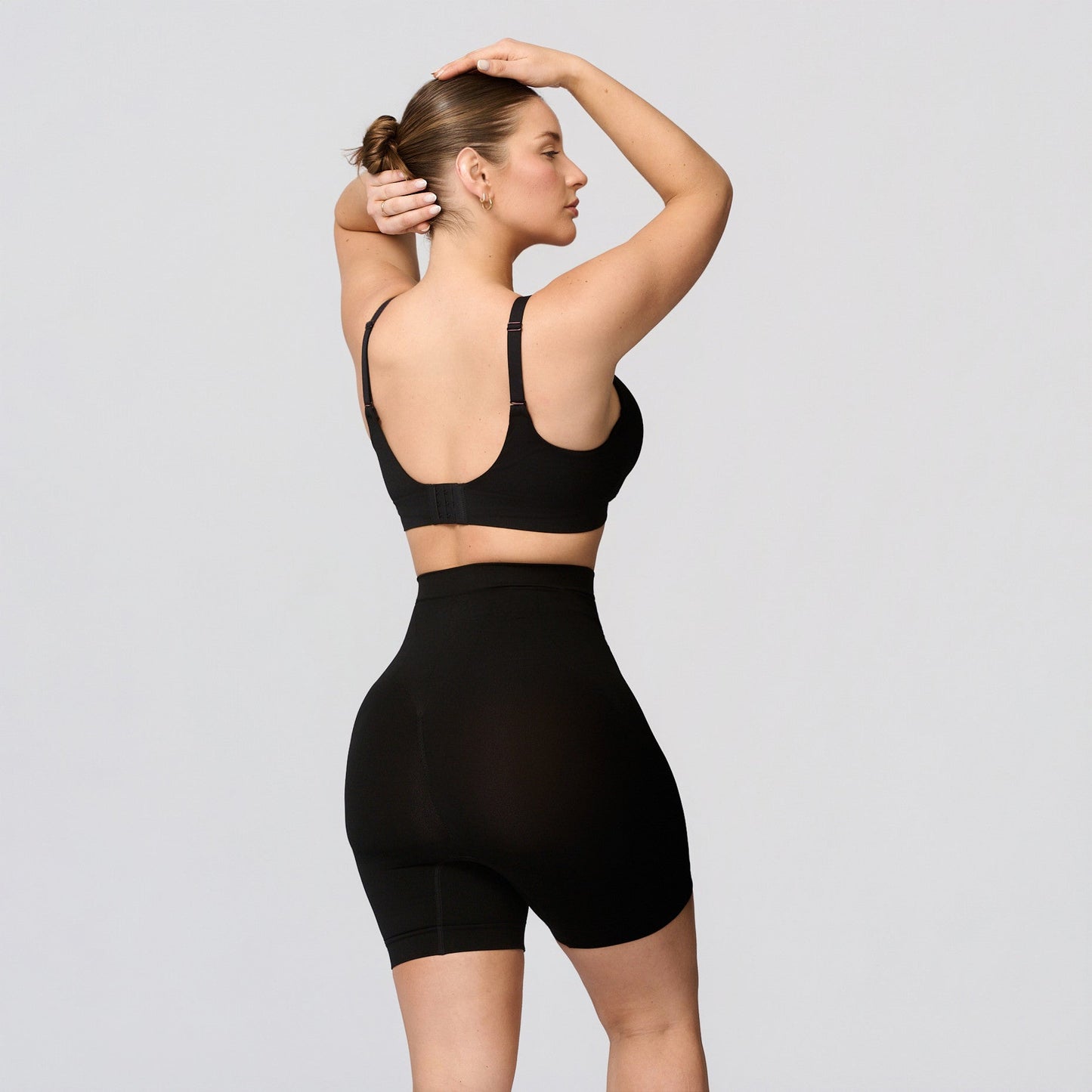 Seamless shaping shorts
