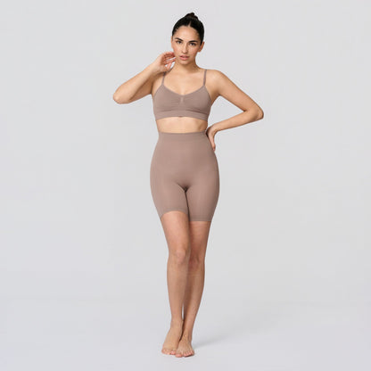 Seamless shaping shorts
