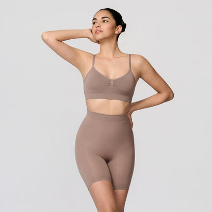 Seamless shaping shorts