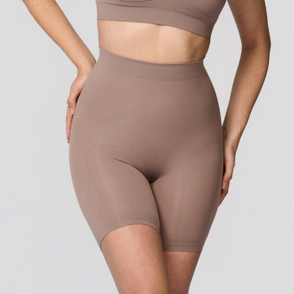 Seamless shaping shorts