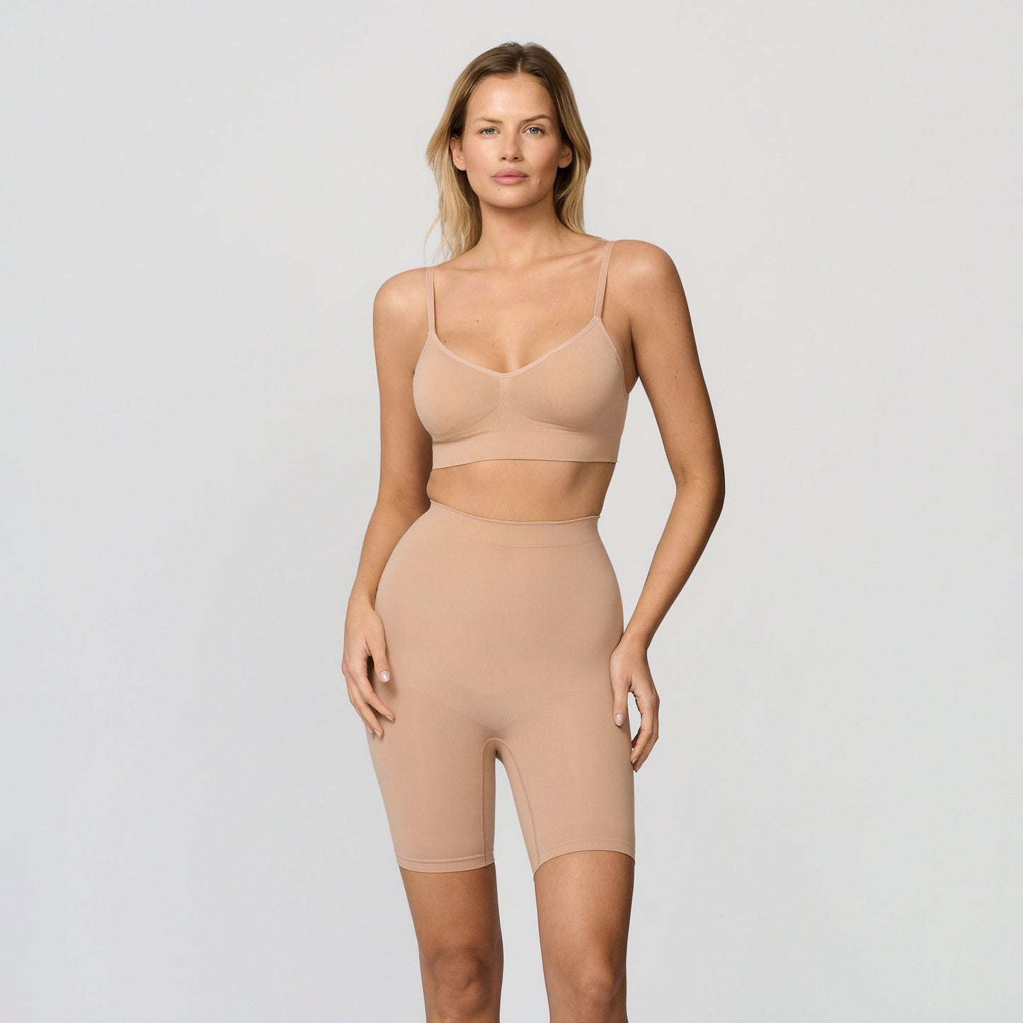 Seamless shaping shorts