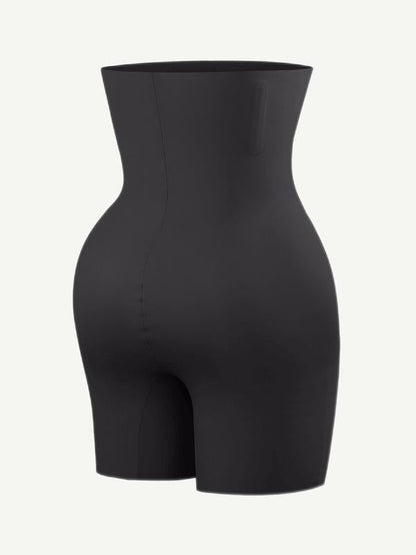 Seamless shaping shorts with padding
