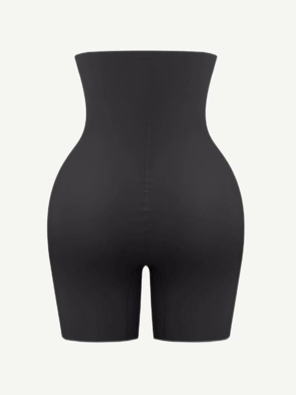Seamless shaping shorts with padding